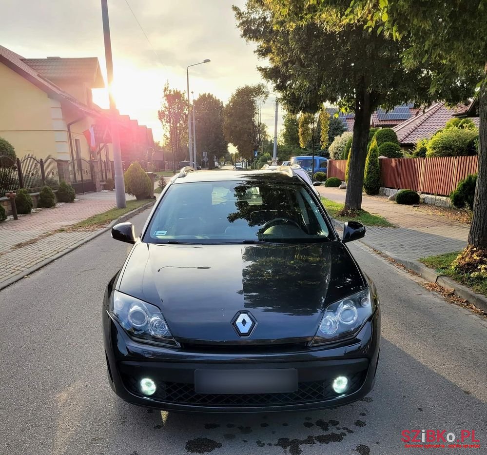 2010' Renault Laguna photo #3