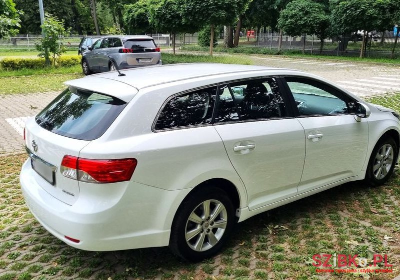 2015' Toyota Avensis Combi 1.6 Edition photo #4