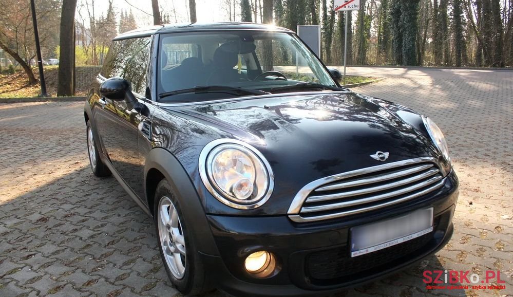 2012' MINI Cooper D photo #4