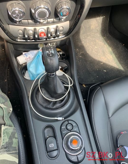 2018' MINI Clubman Cooper Yours Trim photo #3