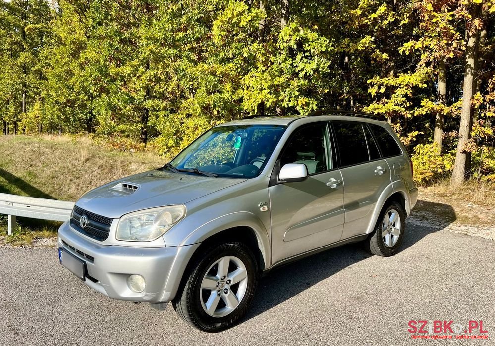 2005' Toyota RAV4 photo #1