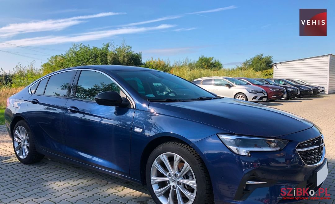 2022' Opel Insignia photo #1