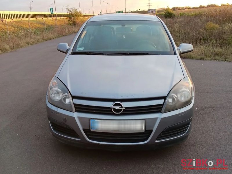 2005' Opel Astra 1.7 Cdti photo #1