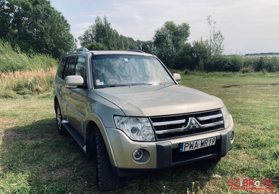 2007' Mitsubishi Pajero photo #1