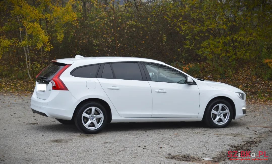 2015' Volvo V60 photo #6