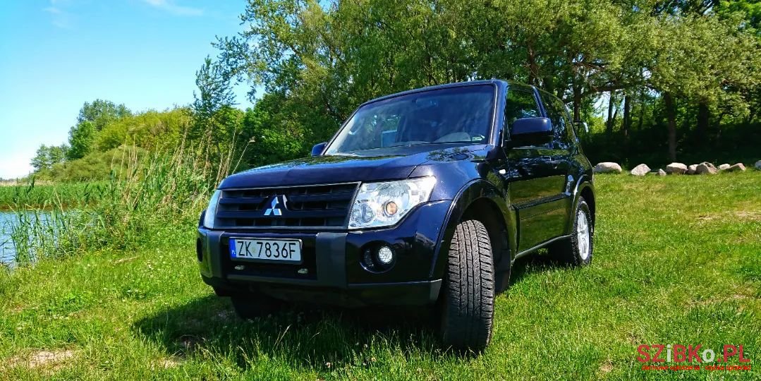 2007' Mitsubishi Pajero photo #4