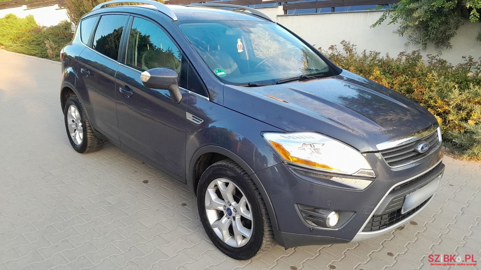 2010' Ford Kuga photo #2