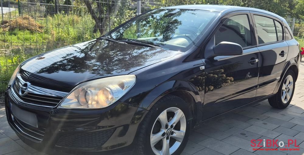 2007' Opel Astra photo #1