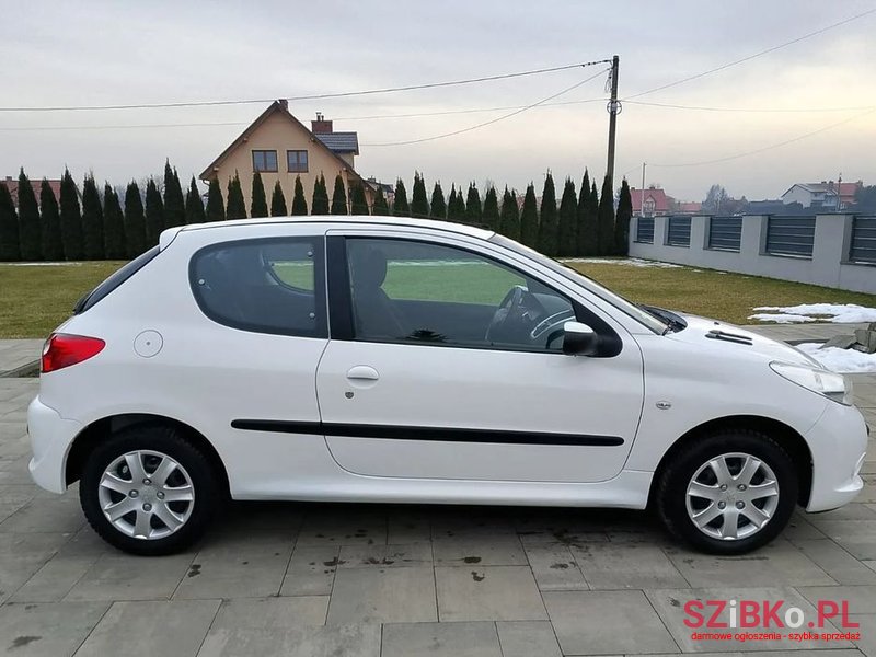 2010' Peugeot 206 206+ 60 photo #5