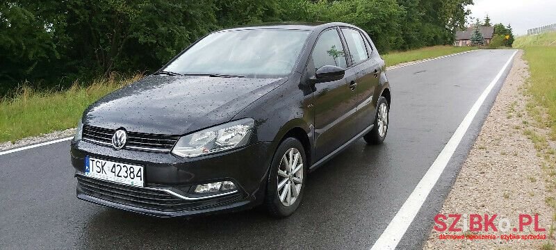 2015' Volkswagen Polo photo #2