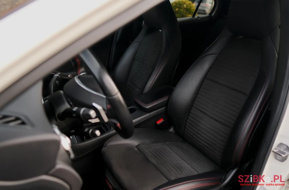 2017' Mercedes-Benz GLA photo #6