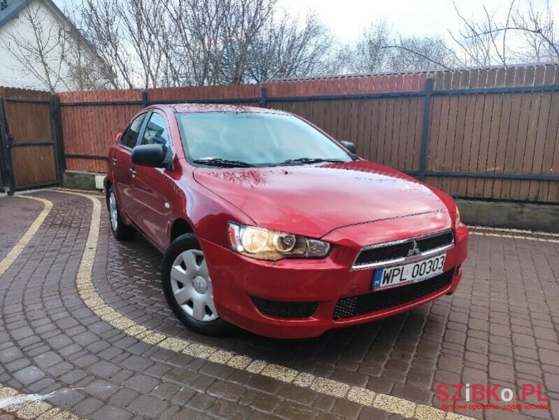 2010' Mitsubishi Lancer photo #3