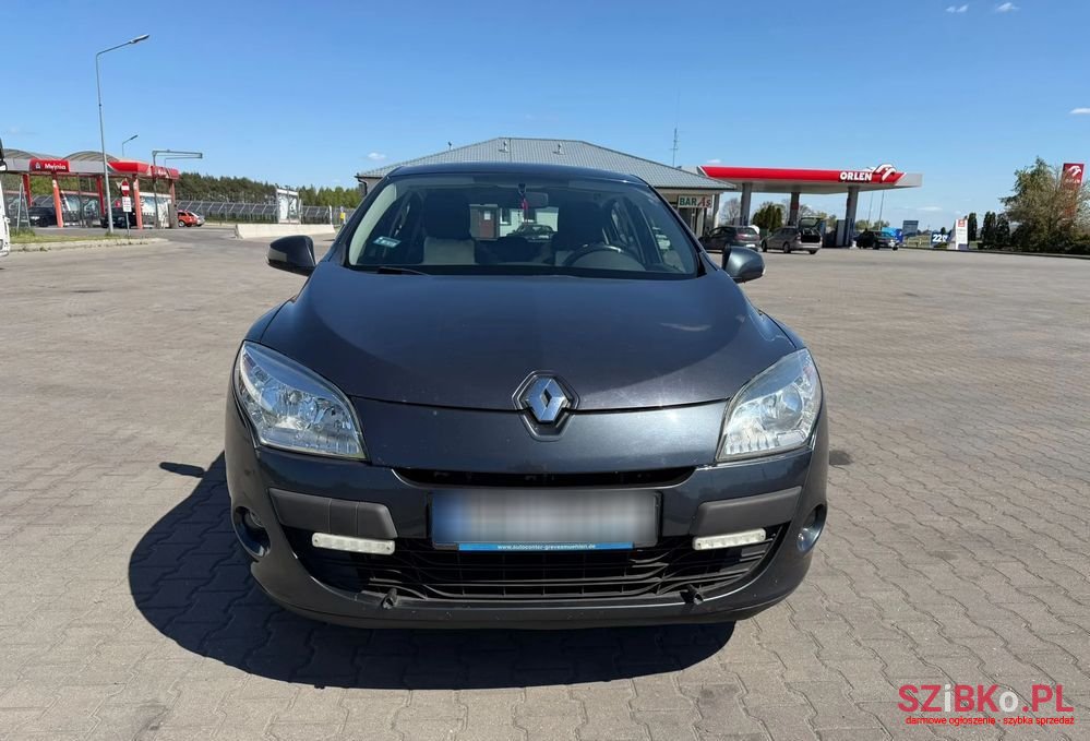 2010' Renault Megane 1.6 16V Expression Euro5 photo #3