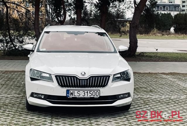 2019' Skoda Superb photo #2