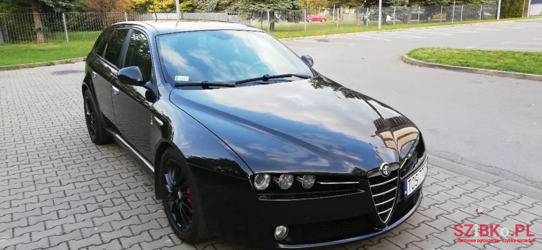 2011' Alfa Romeo 159 photo #1