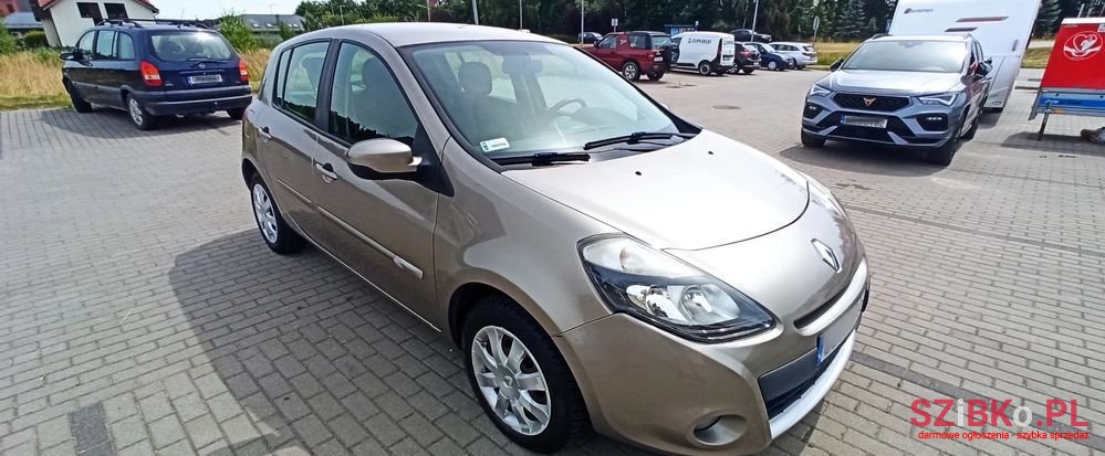 2012' Renault Clio 1.2 16V Alize photo #2