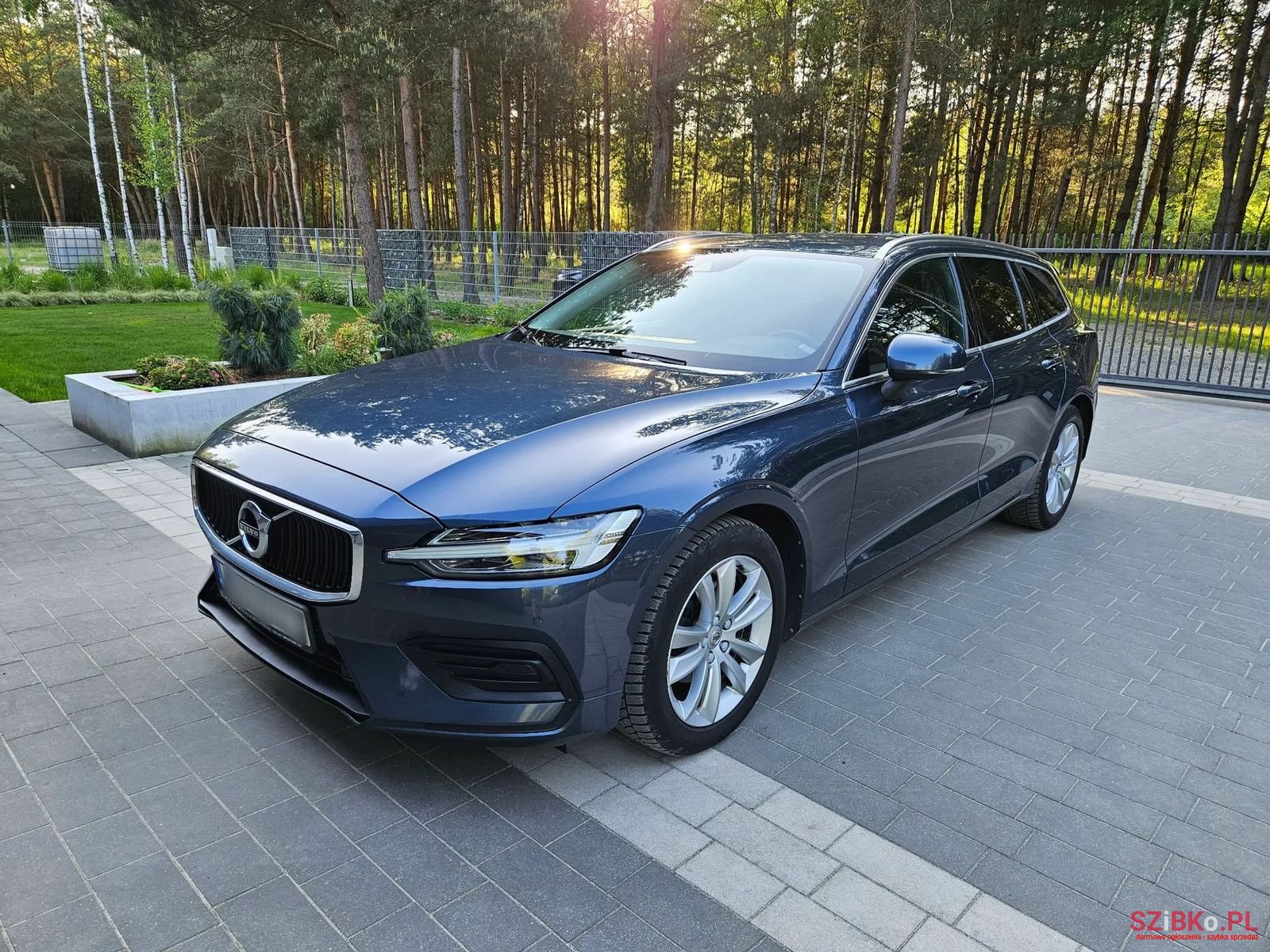 2019' Volvo V60 photo #1