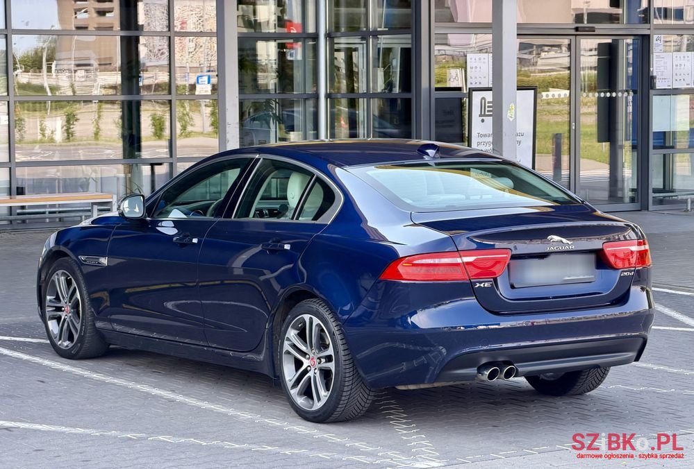 2018' Jaguar XE 20D Pure photo #6