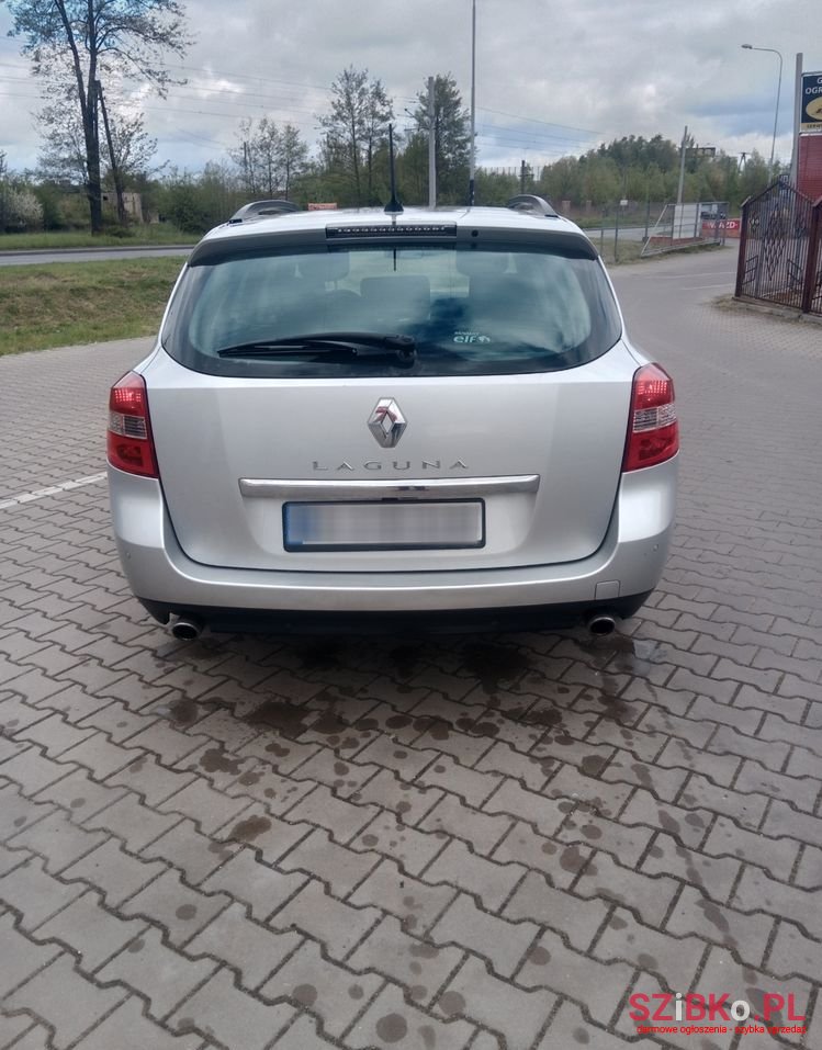 2010' Renault Laguna photo #6