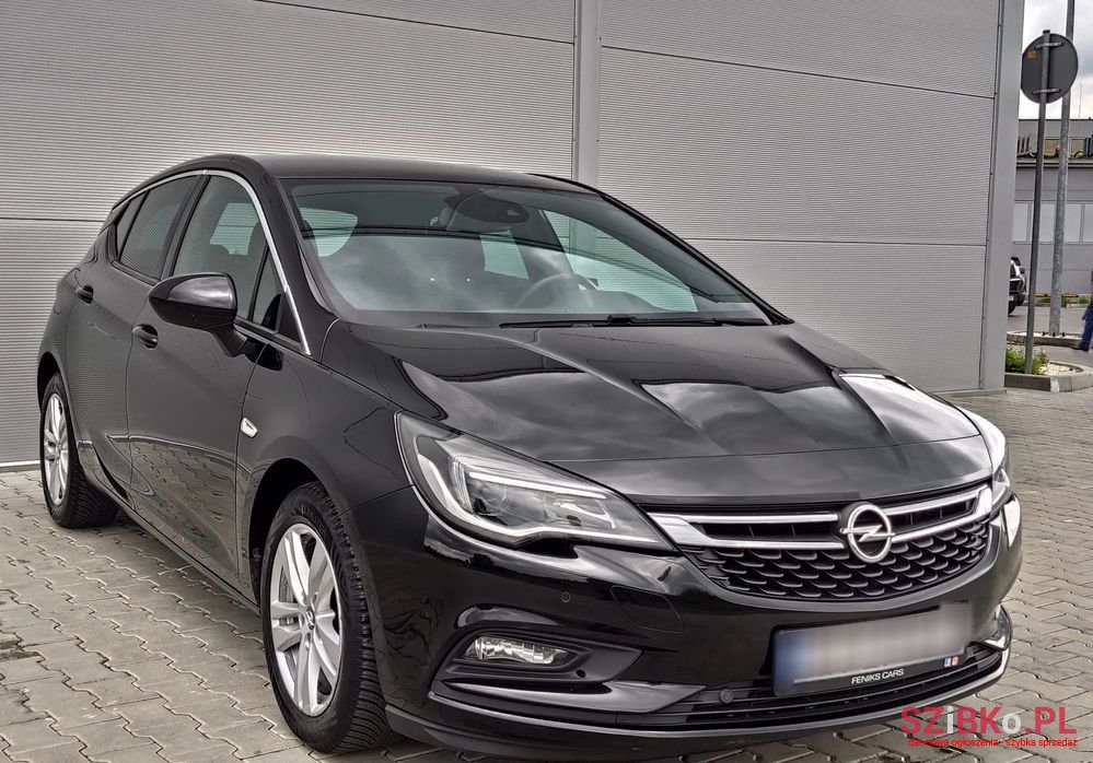 2017' Opel Astra photo #2