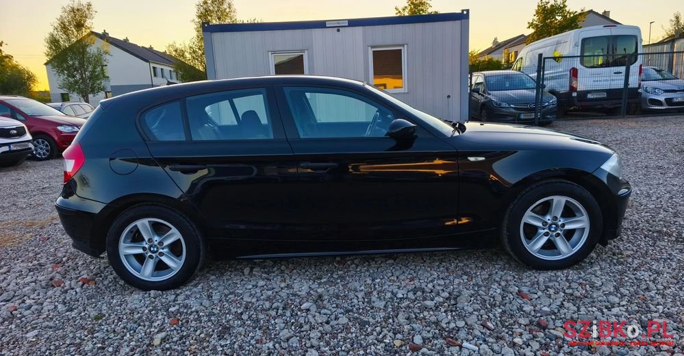 2005' BMW 1 Series 116I photo #6