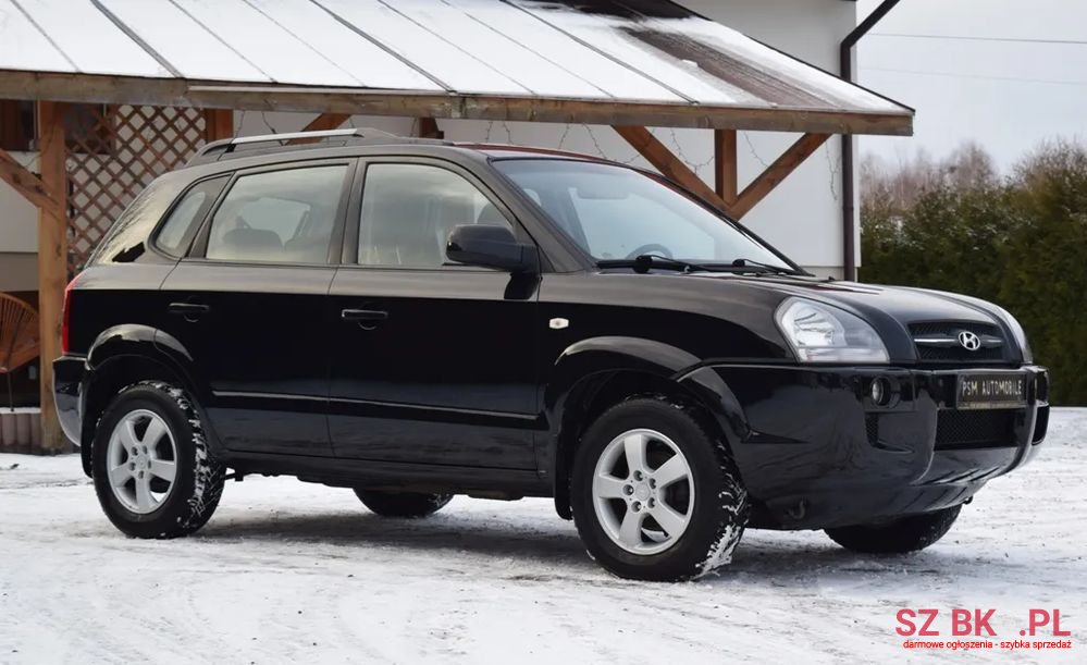 2007' Hyundai Tucson 2.0 Comfort 2Wd photo #3