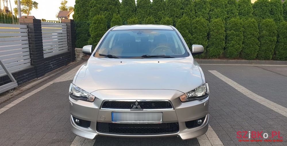 2015' Mitsubishi Lancer photo #2