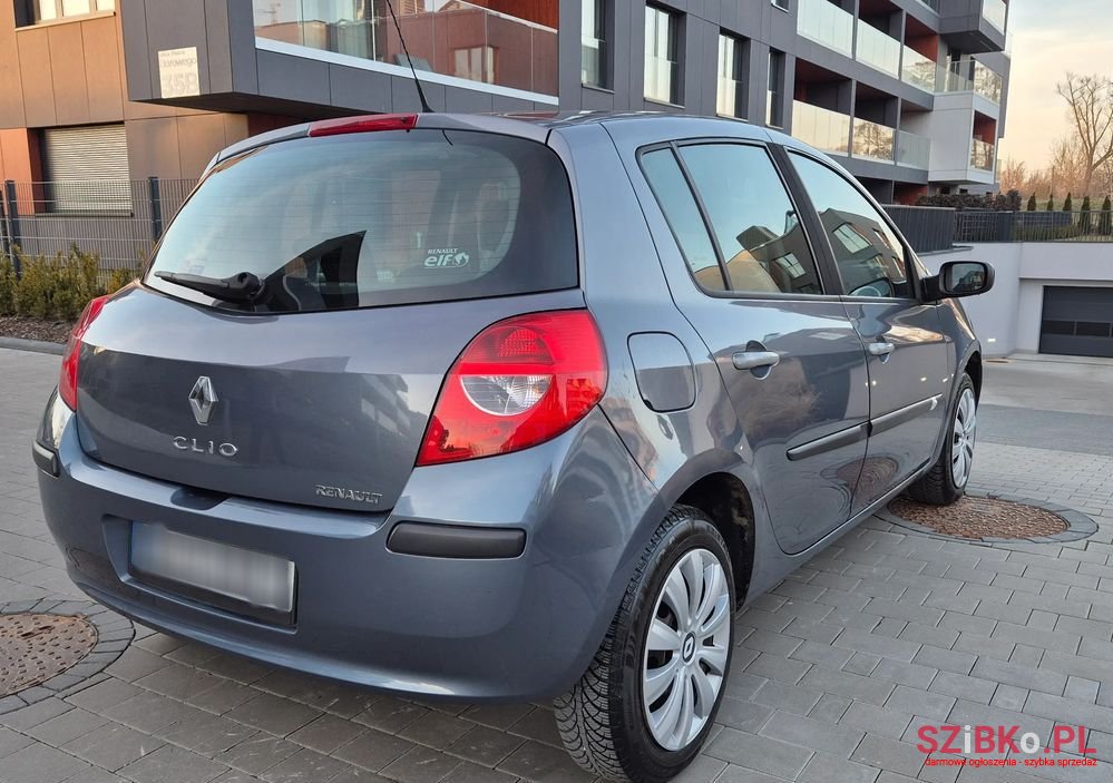 2007' Renault Clio 1.6 Galileo photo #4
