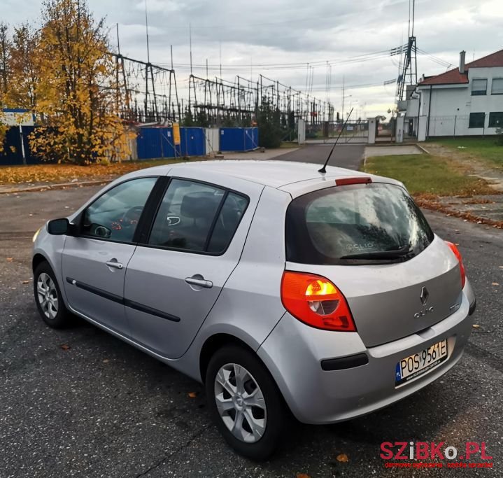 2006' Renault Clio photo #4