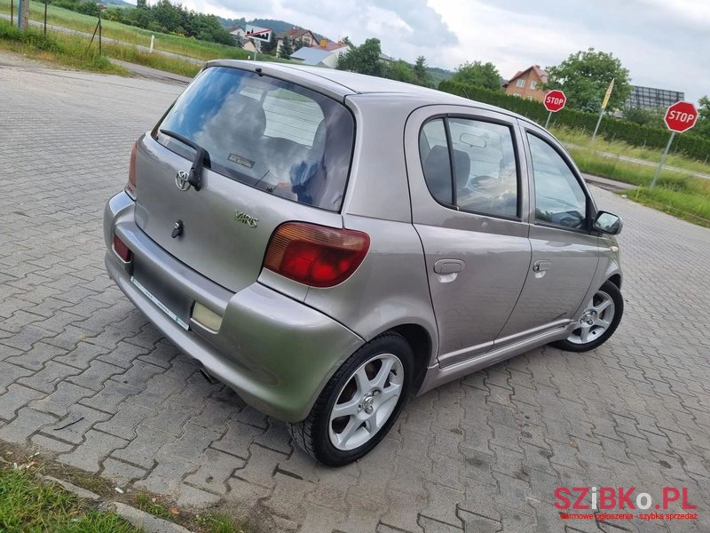 2002' Toyota Yaris photo #3