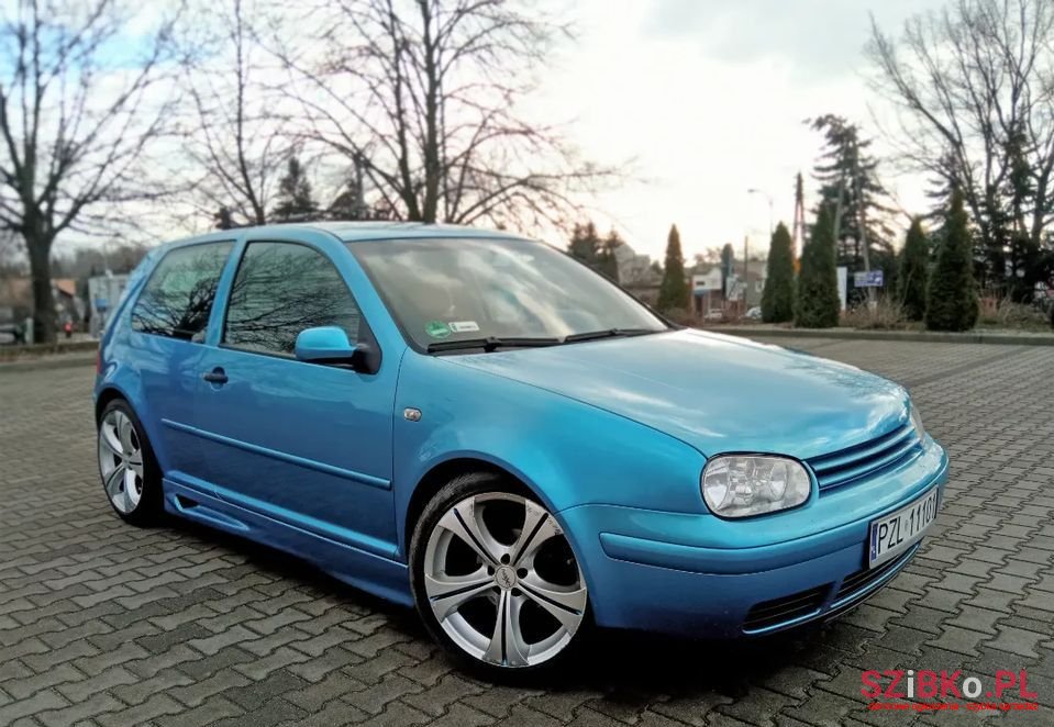 2003' Volkswagen Golf photo #3