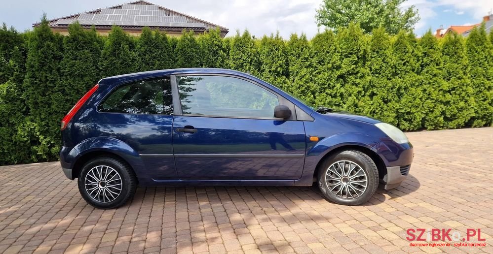 2004' Ford Fiesta photo #2