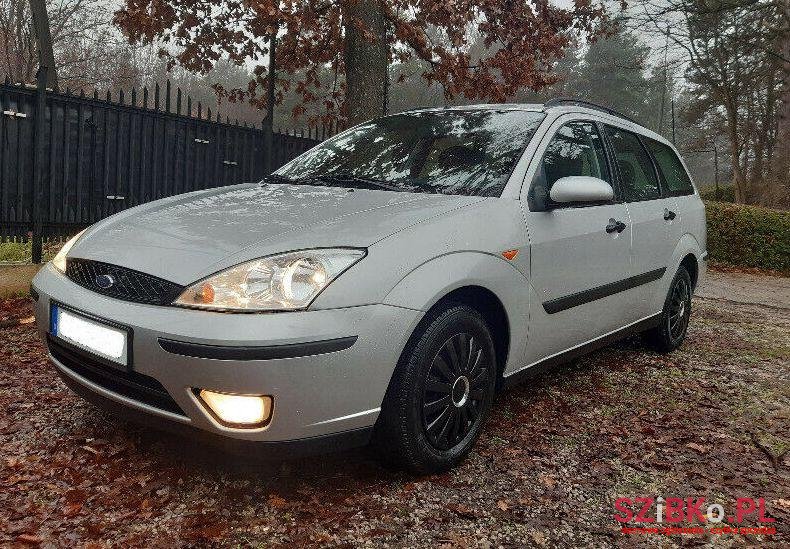 2002' Ford Focus photo #2