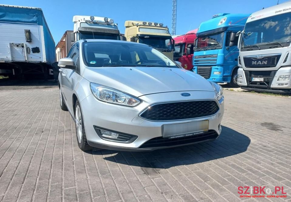 2016' Ford Focus photo #2