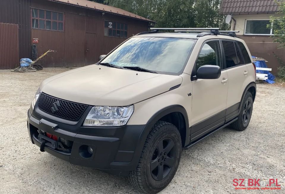 2005' Suzuki Grand Vitara photo #1