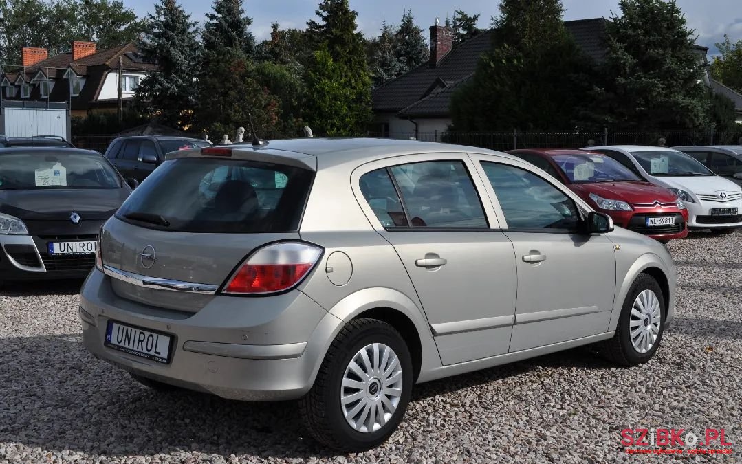 2005' Opel Astra photo #6