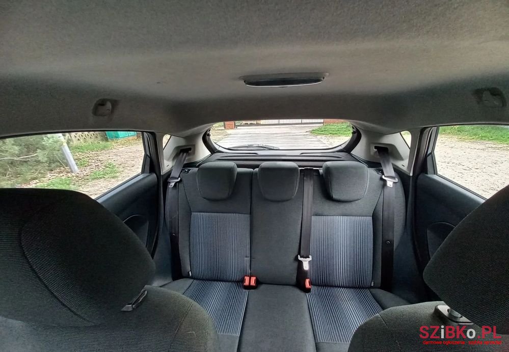 2012' Ford Fiesta photo #5