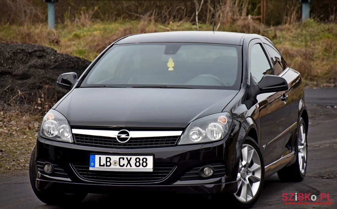 2009' Opel Astra photo #2