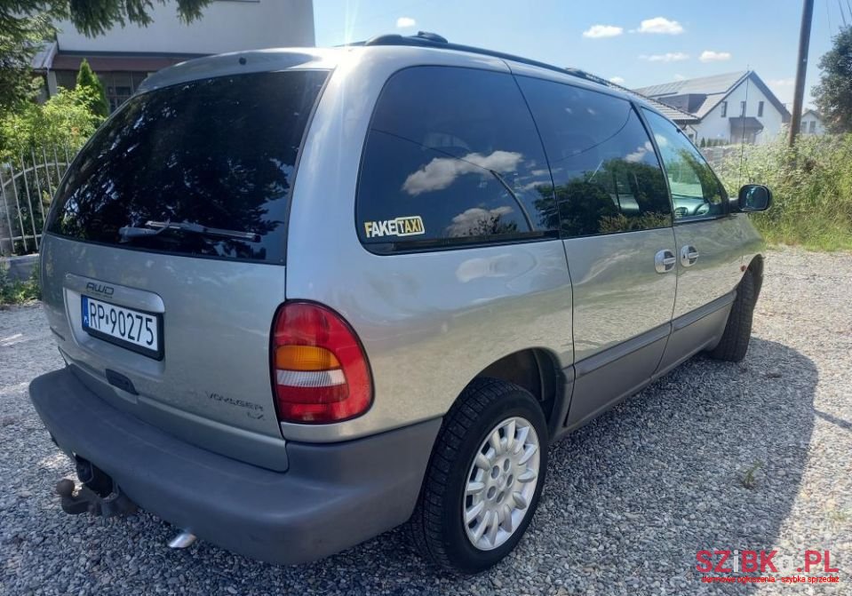 1998' Chrysler Voyager photo #4