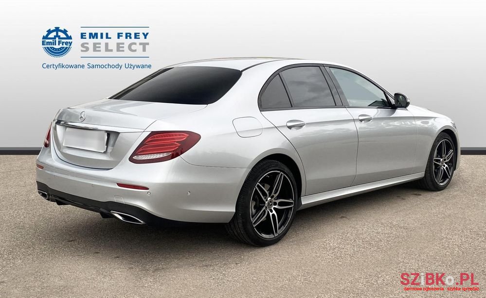 2017' Mercedes-Benz E-Class photo #6