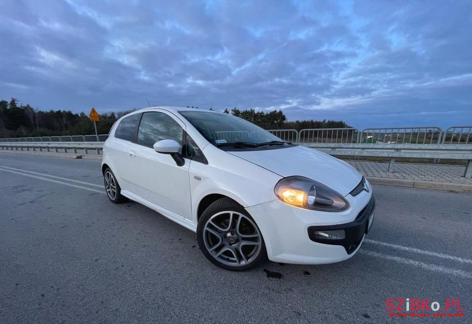 2010' Fiat Punto Evo photo #3
