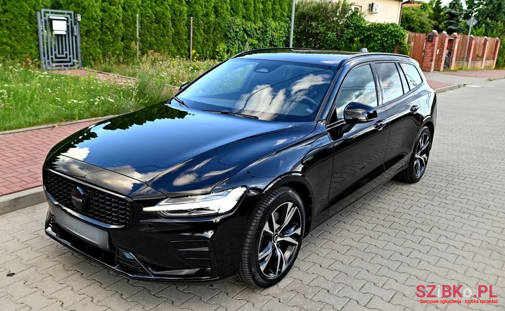 2023' Volvo V60 B3 B photo #3