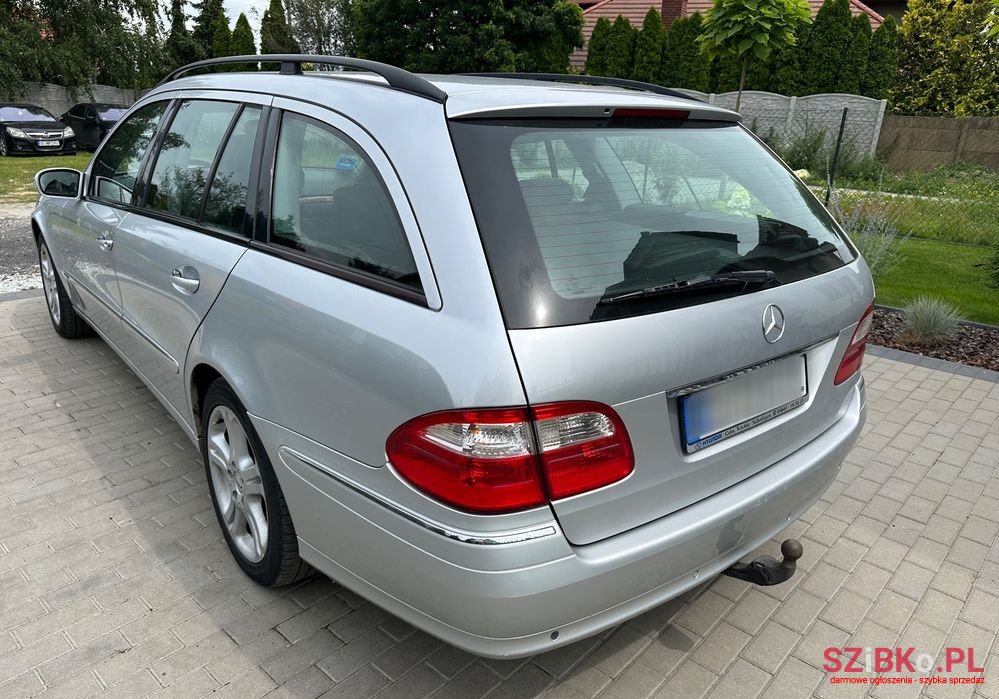 2005' Mercedes-Benz E-Class 280 T photo #4