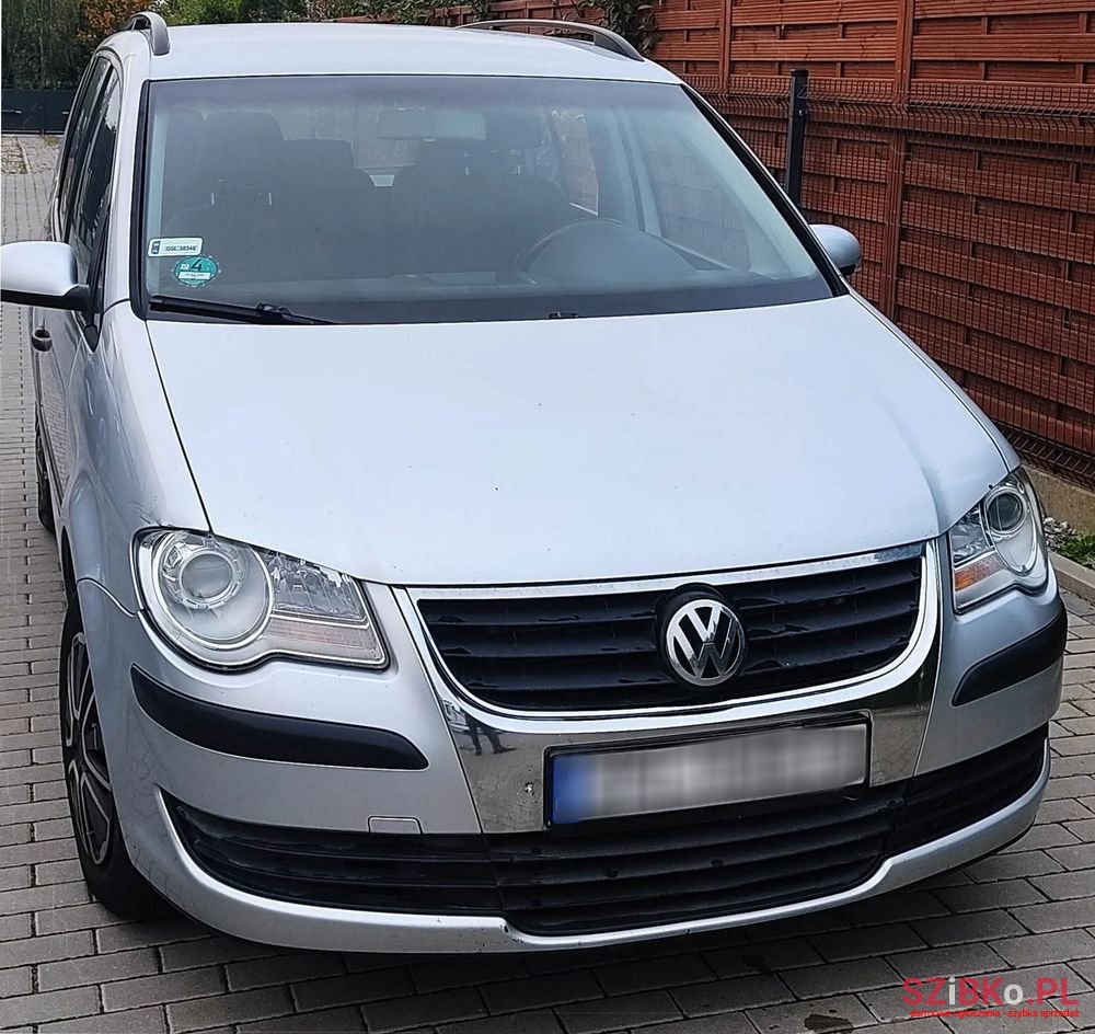 2006' Volkswagen Touran 1.9 Tdi Trendline photo #2
