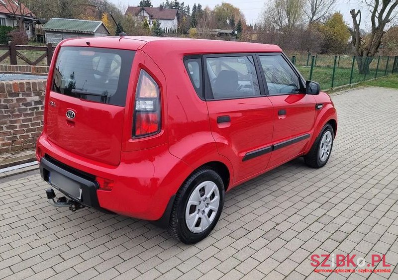 2010' Kia Soul 1.6 Xl photo #3