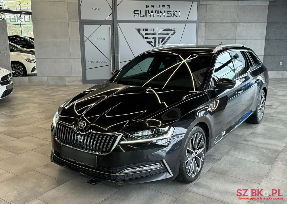 2019' Skoda Superb photo #1