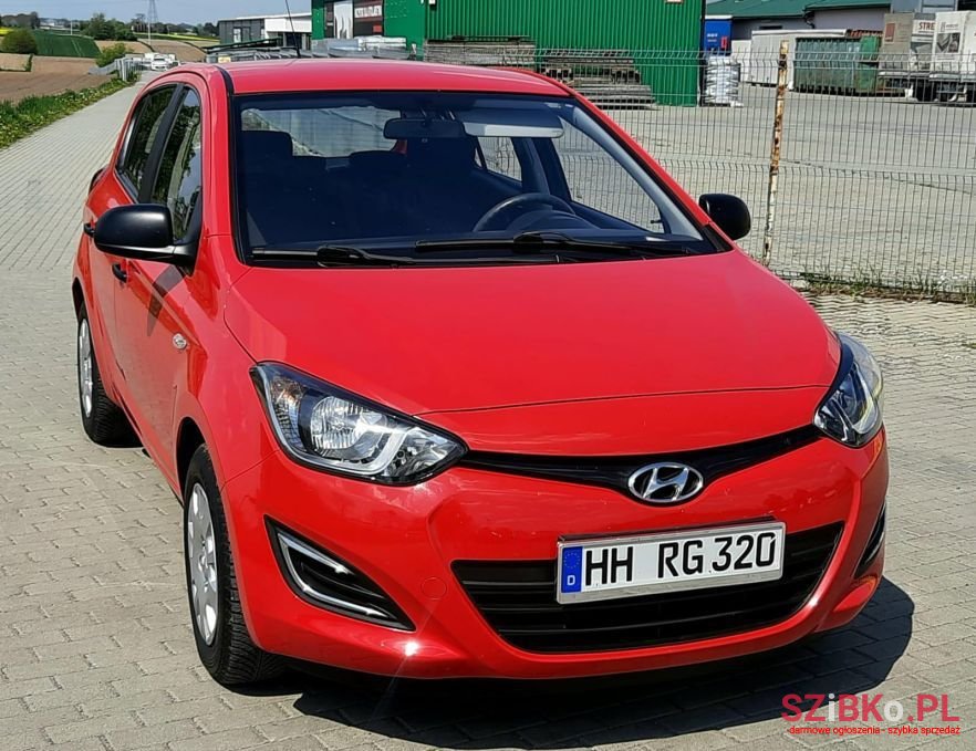2014' Hyundai i20 photo #2