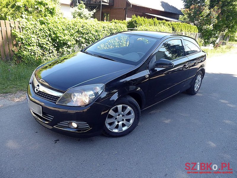 2007' Opel Astra Gtc 1.8 Black&White photo #1