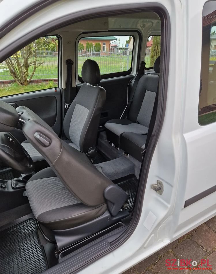 2010' Opel Combo photo #6