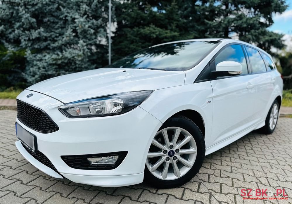 2017' Ford Focus photo #3